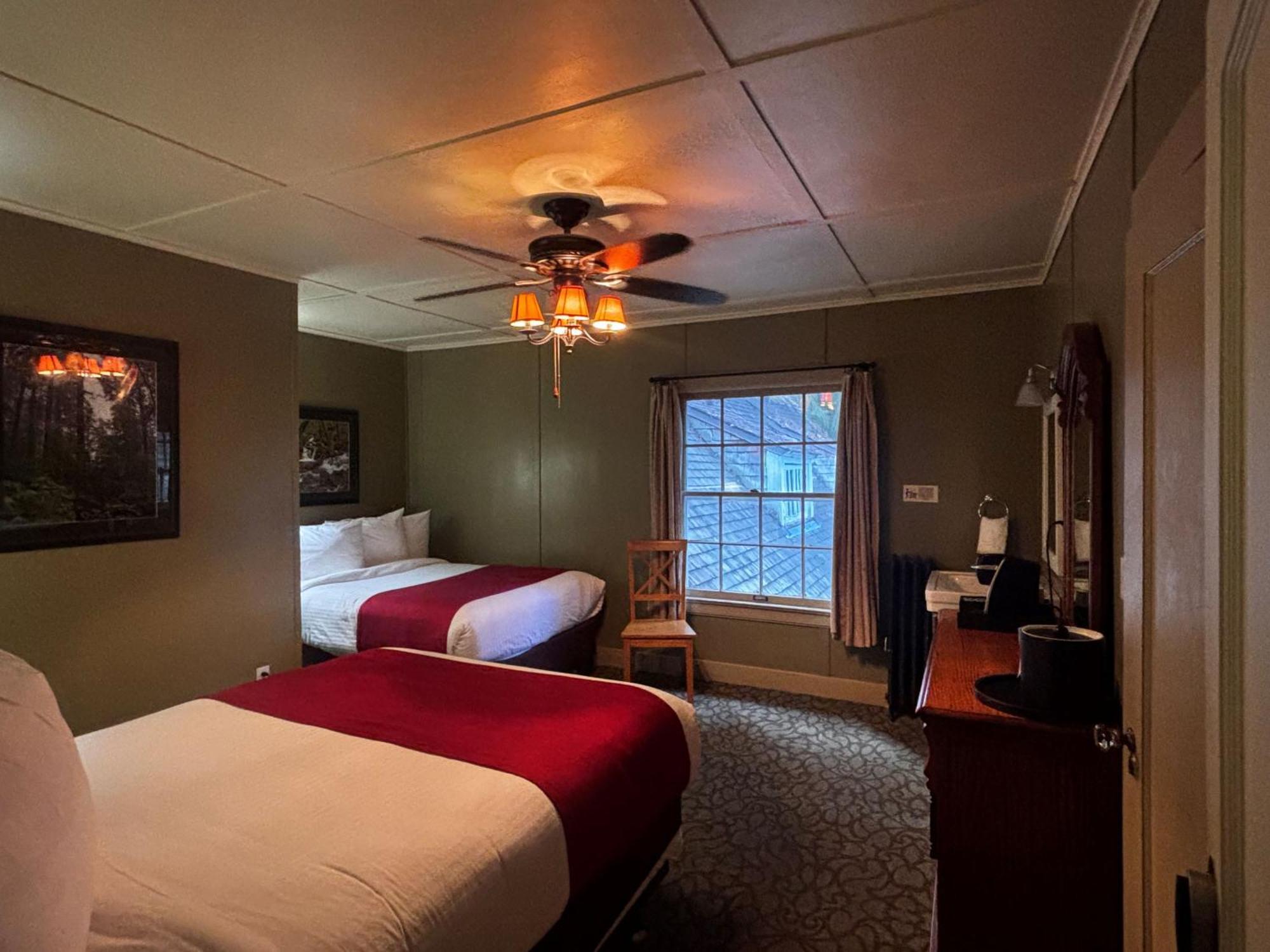 Lake Quinault Lodge Exterior photo