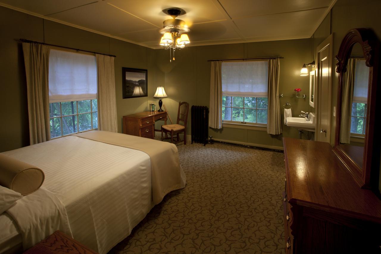 Lake Quinault Lodge Exterior photo